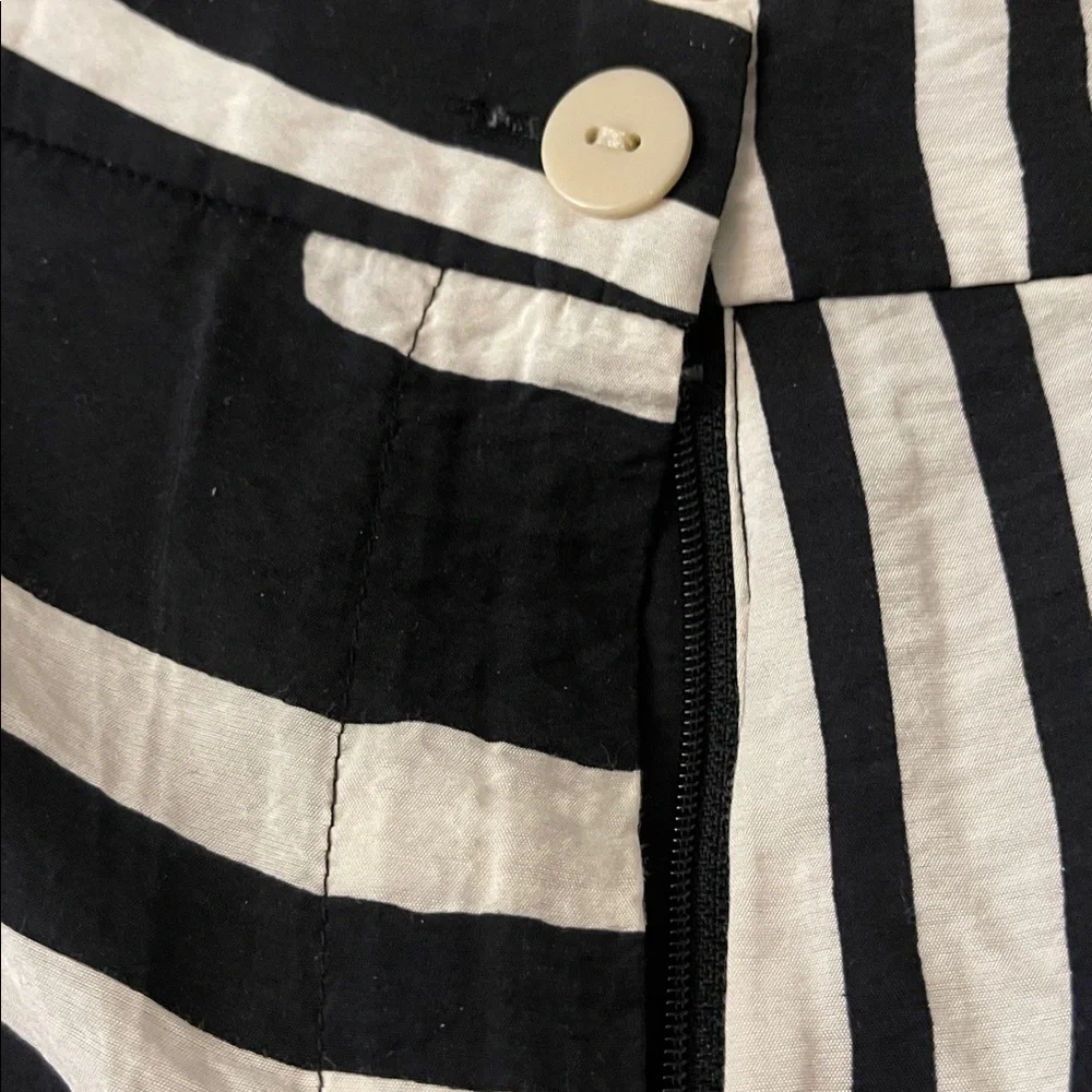 H&M black white pattern Pant size 6